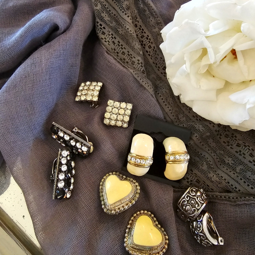 Vintage earrings set!